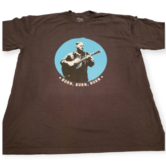 Zach Bryan Official Tour Merch Graphic Tee Size Medium NEW! BURN BURN - Picture 1 of 6